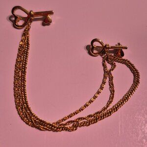 Vintage Double Key pin with chains. Goldtone.